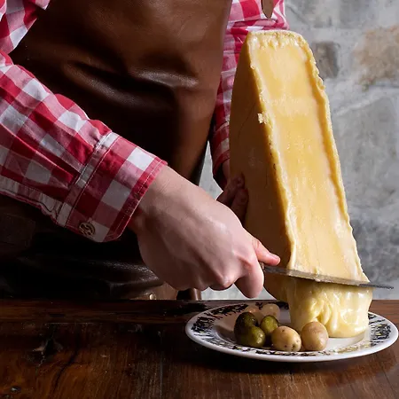 Hotel Olympic - Montana Center 3*